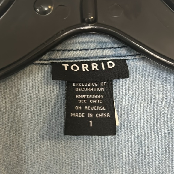 Torrid Women Denim Button Down Shirt Plus Size 1 - Picture 2 of 8